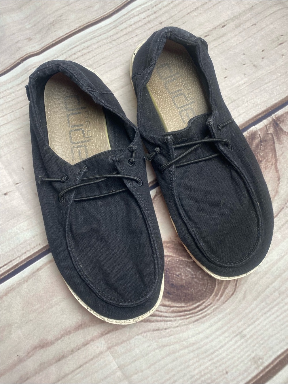Hey dude Wendy black women’s 7 EUC